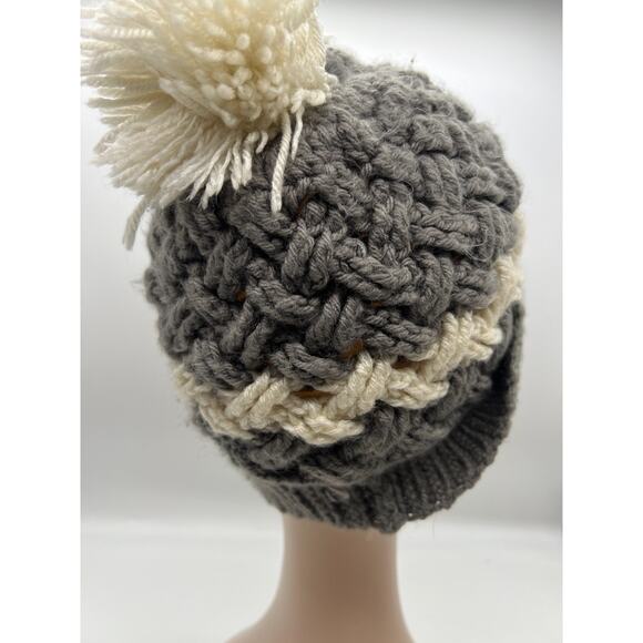 Chunky knit gray white beanie pom pom winter hat boho outdoors Small - Picture 3 of 7